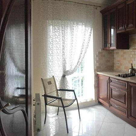 Cozy Studio Near Greek Square Apartment Одеса Екстериор снимка