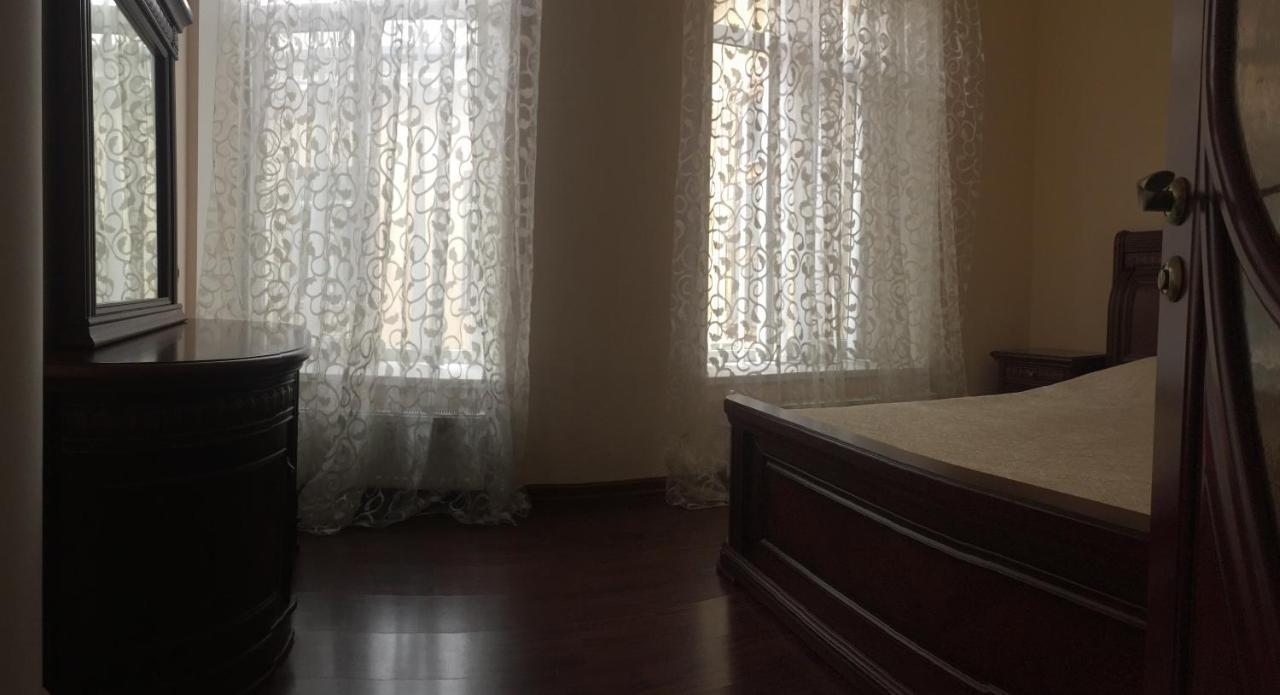 Cozy Studio Near Greek Square Apartment Одеса Екстериор снимка