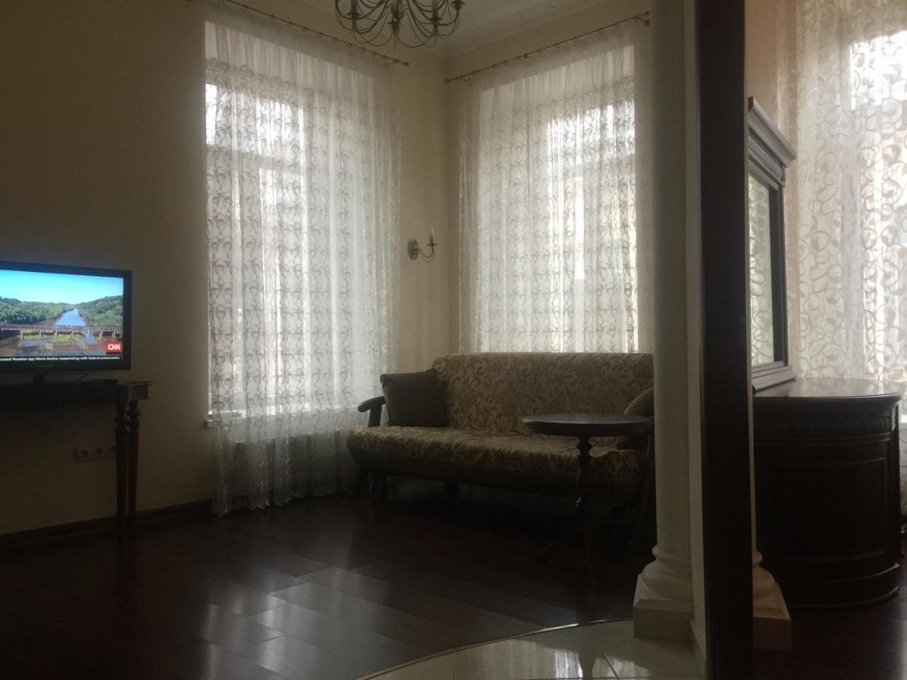 Cozy Studio Near Greek Square Apartment Одеса Екстериор снимка