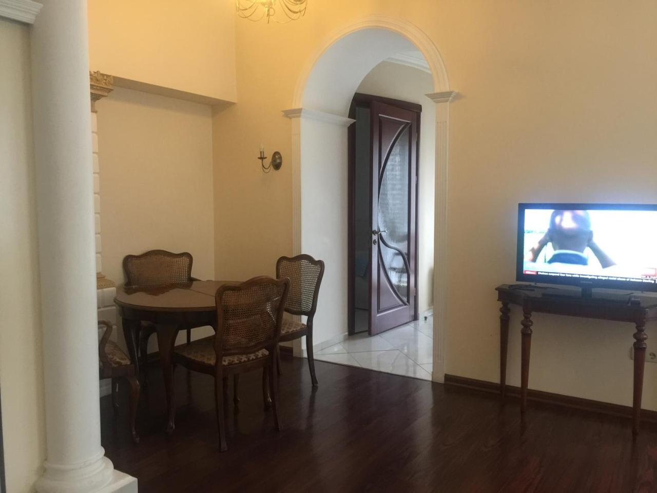 Cozy Studio Near Greek Square Apartment Одеса Екстериор снимка