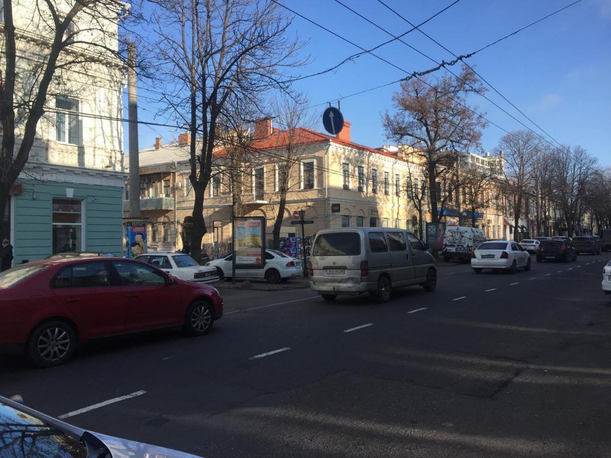Cozy Studio Near Greek Square Apartment Одеса Екстериор снимка