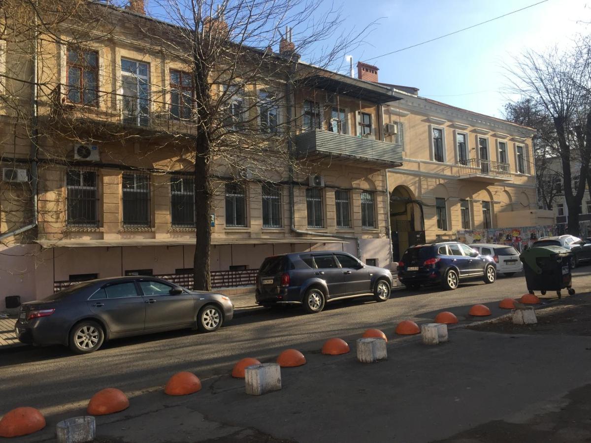 Cozy Studio Near Greek Square Apartment Одеса Екстериор снимка
